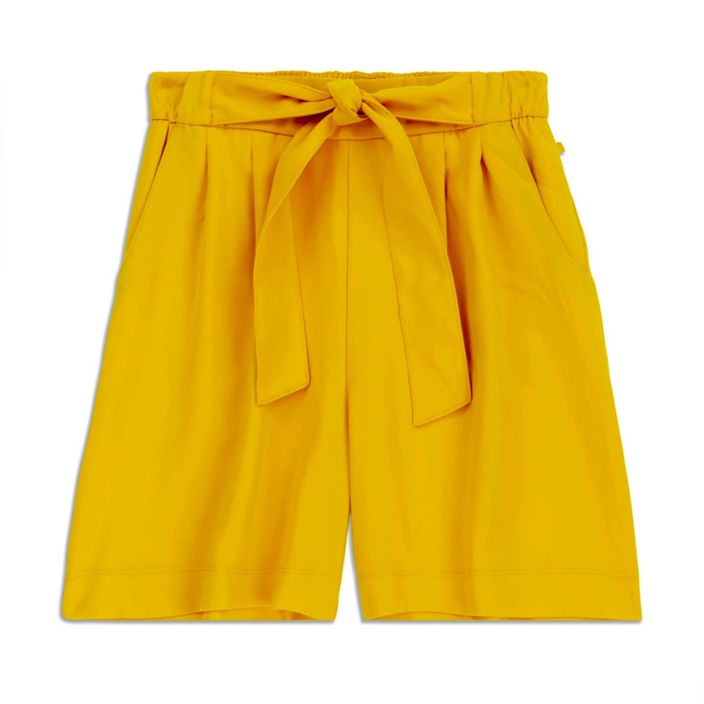 Lululemon Noir Tie Waist Shorts - no size tag